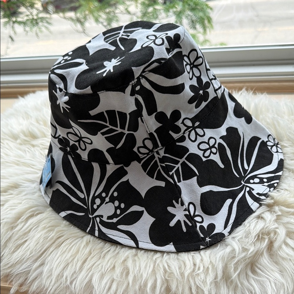 Womens Black & White wide brim or fold up in front Floral Bucket Hat